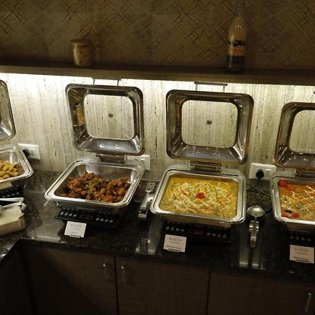 Anaya Beacon Hotel, Jāmnagar Dış mekan fotoğraf