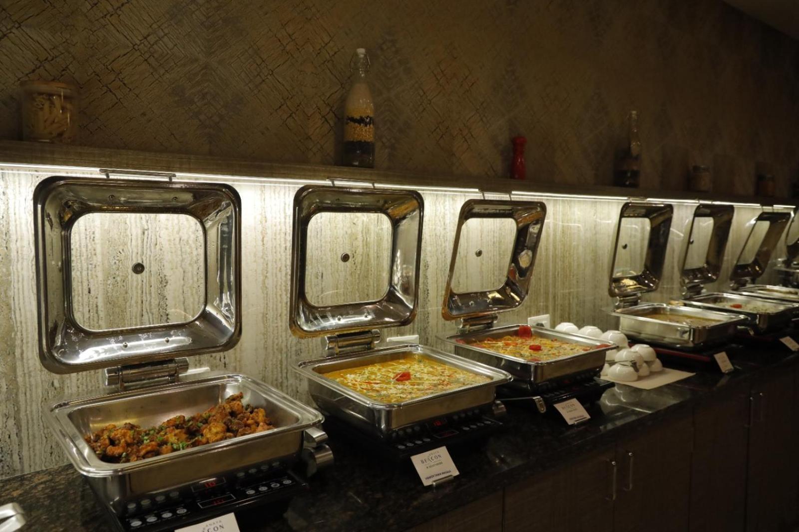 Anaya Beacon Hotel, Jāmnagar Dış mekan fotoğraf